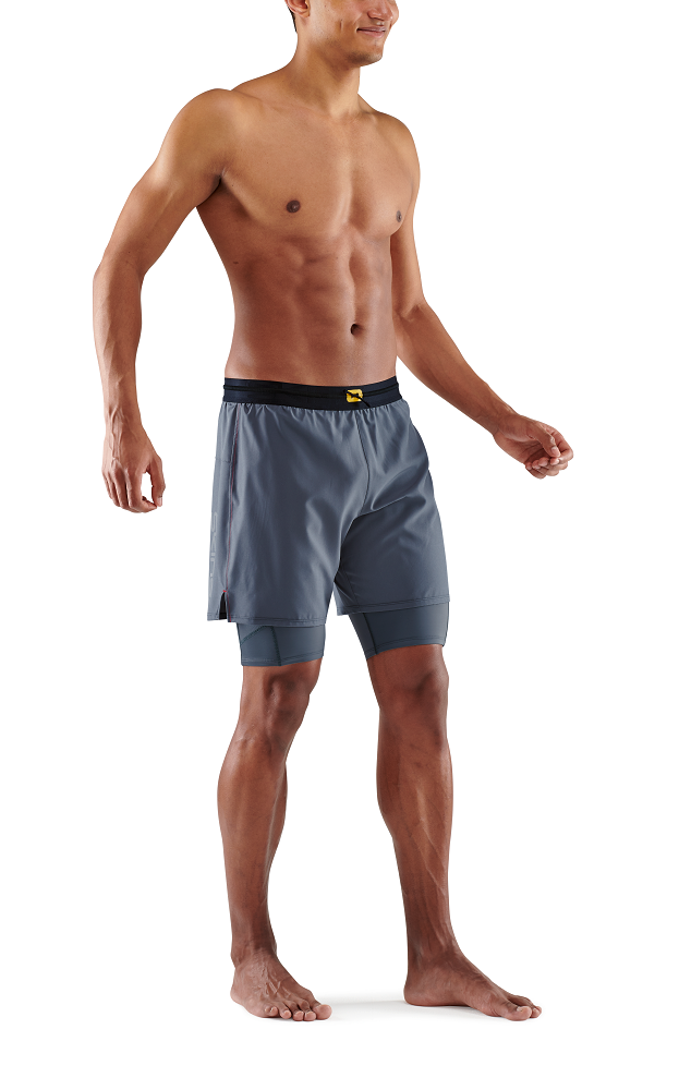SKINS MEN'S COMPRESSION SUPERPOSE HALF TIGHTS 3-SERIES - CHARCOAL