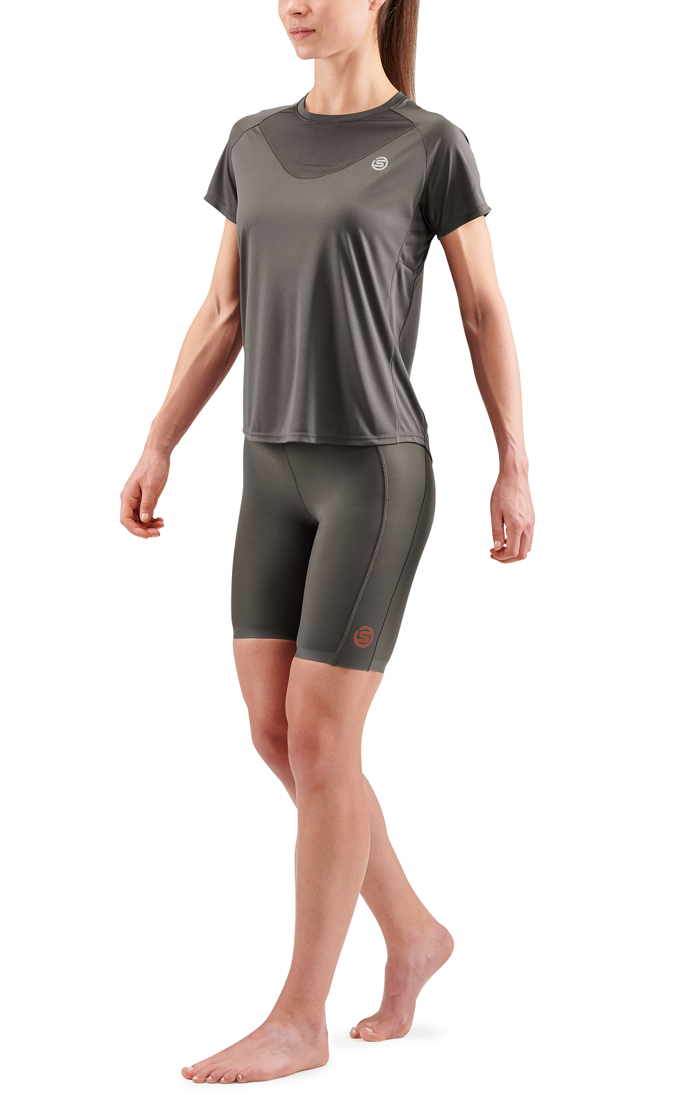 SKINS WOMEN'S ACTIVEWEAR SHORT SLEEVE TOP 3-SERIES - CHARCOAL
