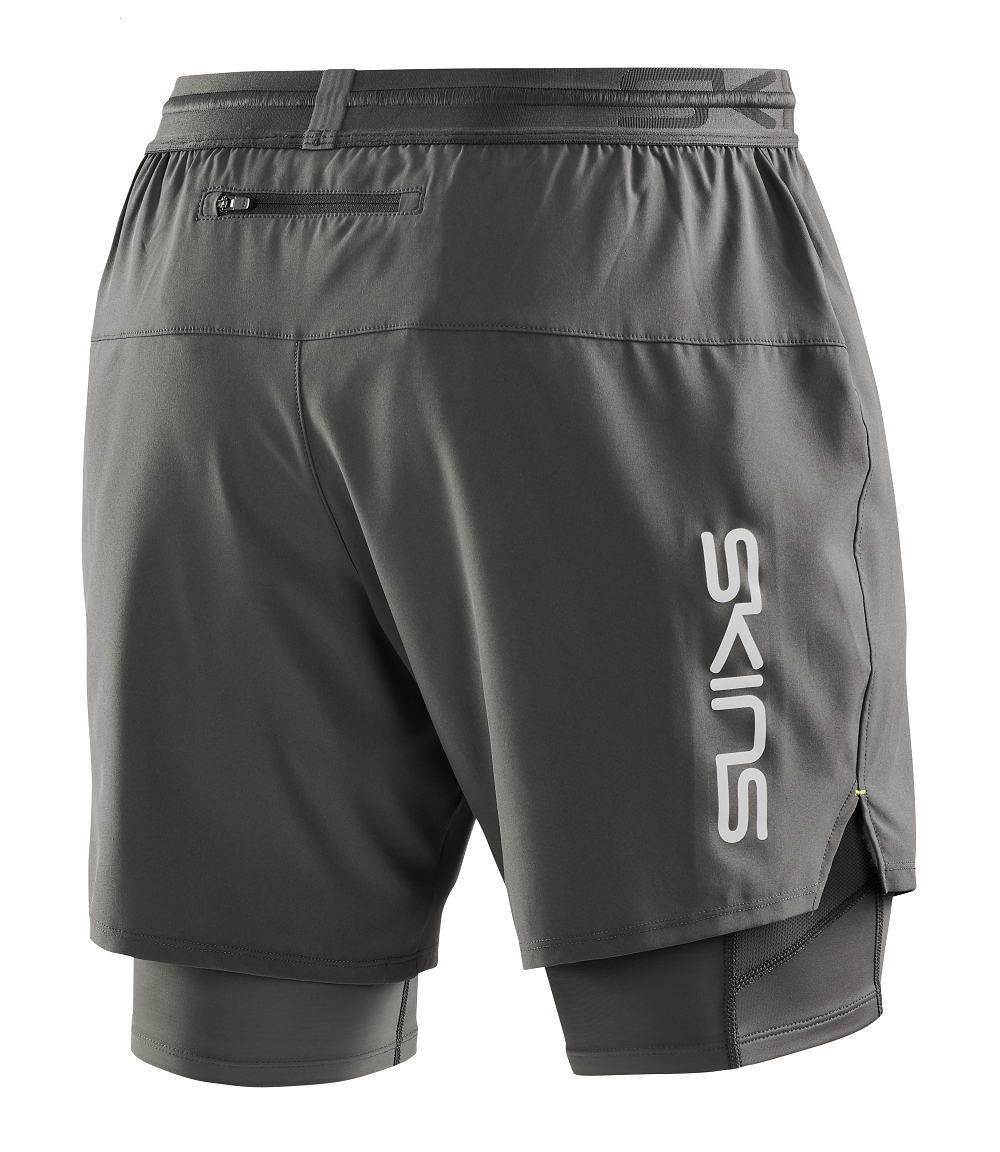 SKINS MEN'S COMPRESSION SUPERPOSE HALF TIGHTS 3-SERIES - CHARCOAL